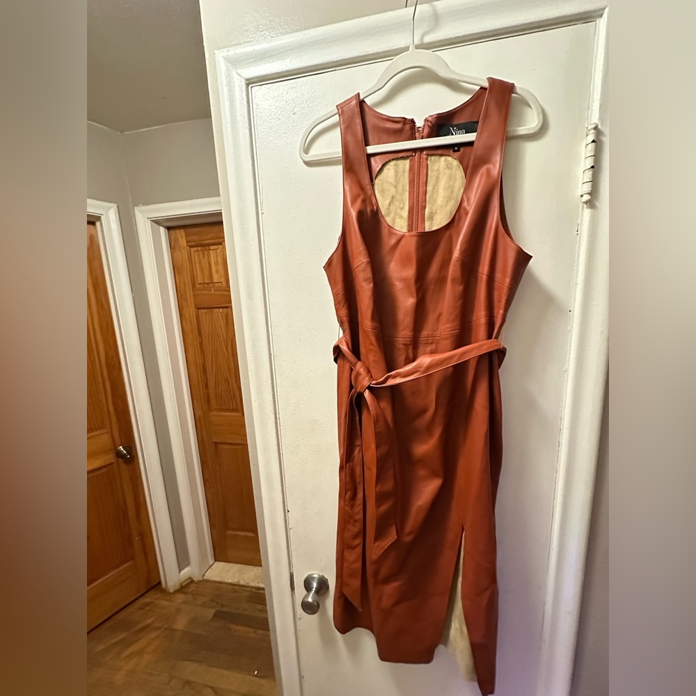 Sleeveles brown faux leather dresss